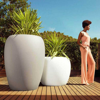 Vondom Blow vase h.75 cm polyethylene by Stefano Giovannoni Buy now on Shopdecor